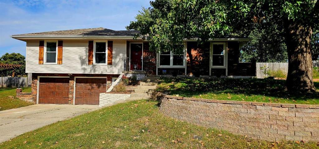 7013 N Winan Avenue Property Photo 3