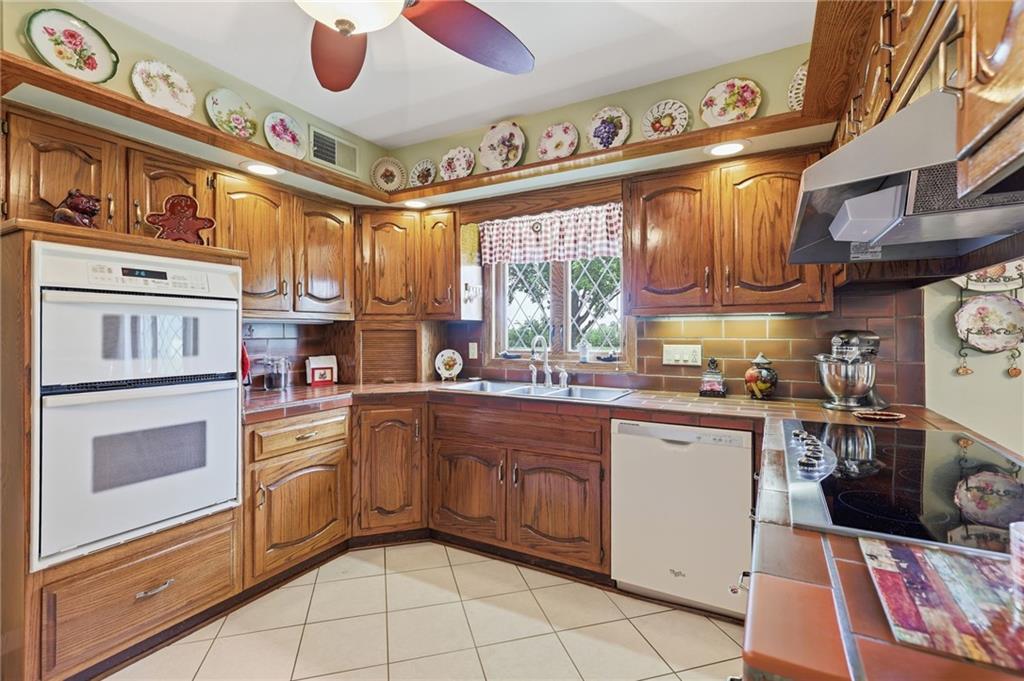 34301 E State Route 2 Highway Property Photo 13
