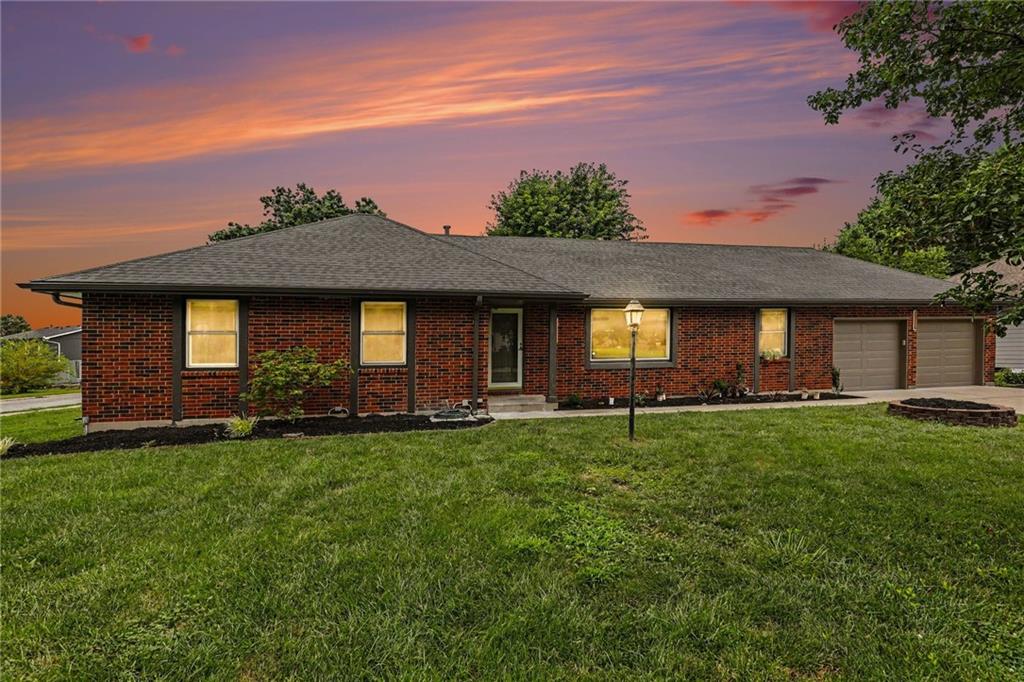 300 N Woodson Drive Property Photo 2