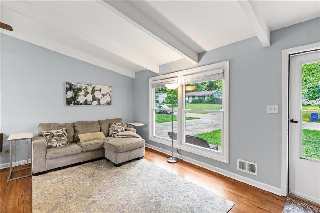 6104 N Euclid Avenue Property Photo 6