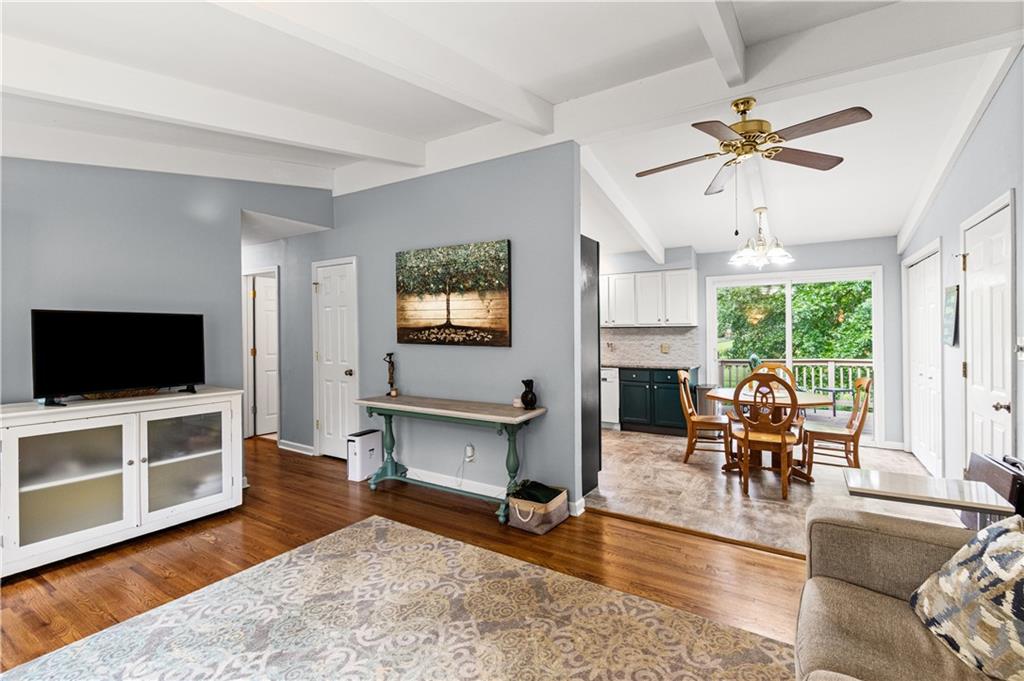 6104 N Euclid Avenue Property Photo 8