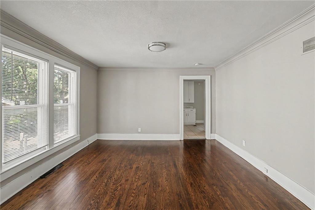 1836 Freeman Avenue Property Photo 6