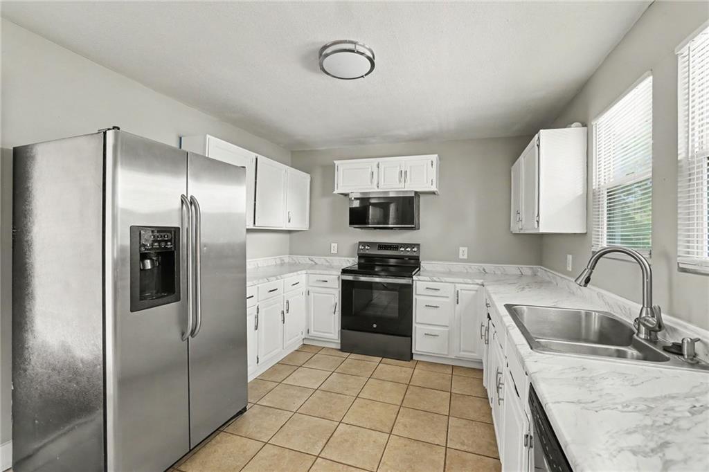 1836 Freeman Avenue Property Photo 8