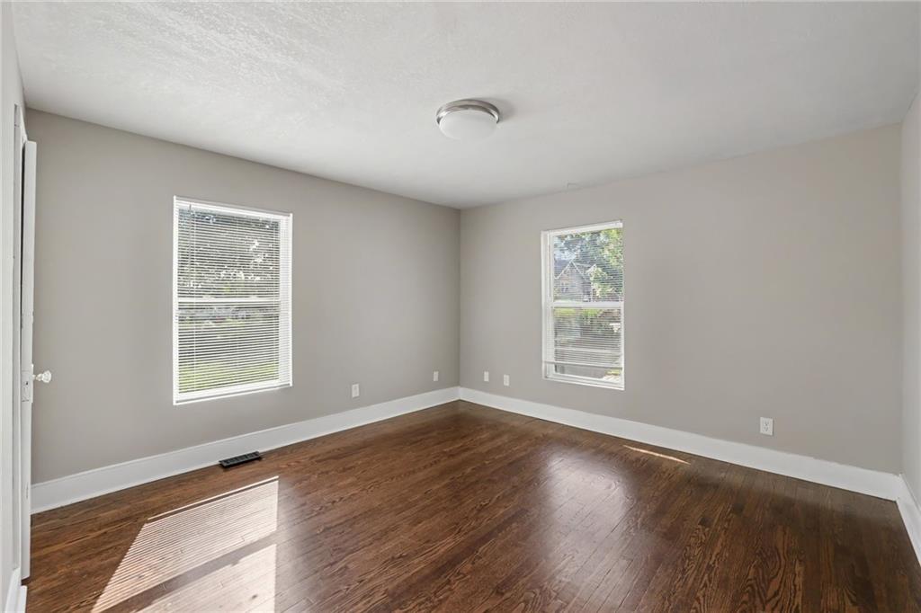 1836 Freeman Avenue Property Photo 10