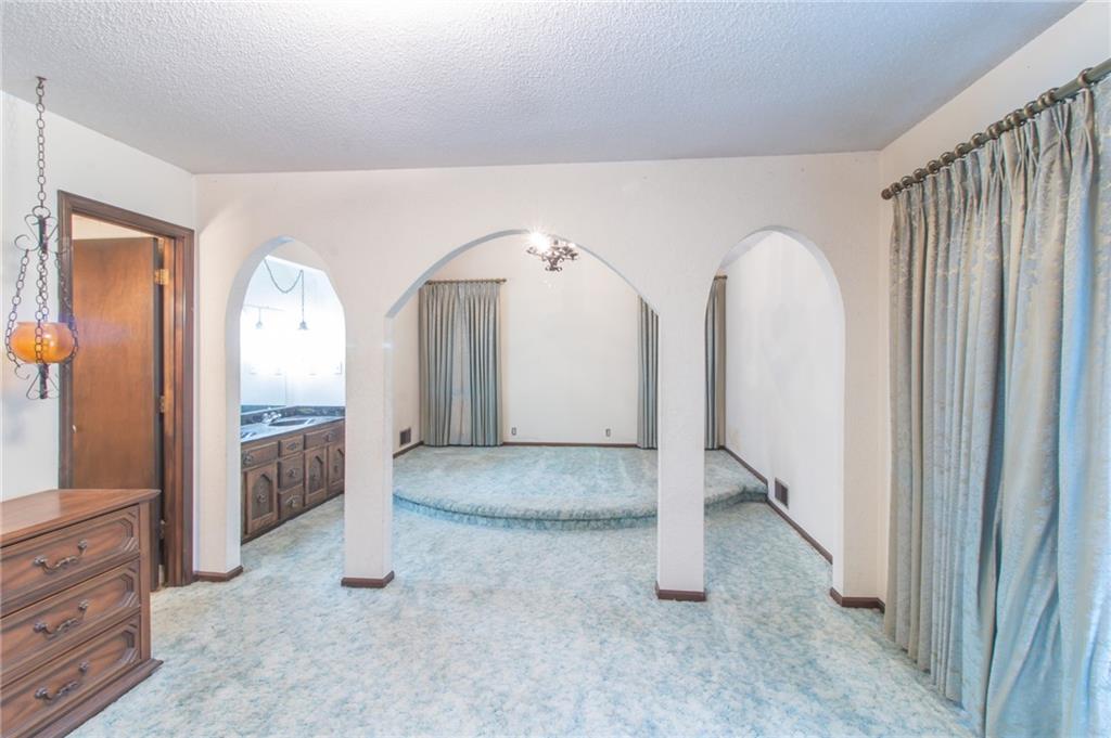 3026 S Kendall Drive Property Photo 15