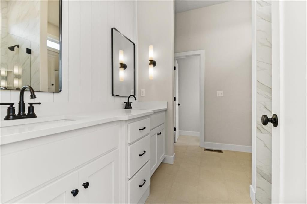 1103 N Eli Lane Property Photo 17