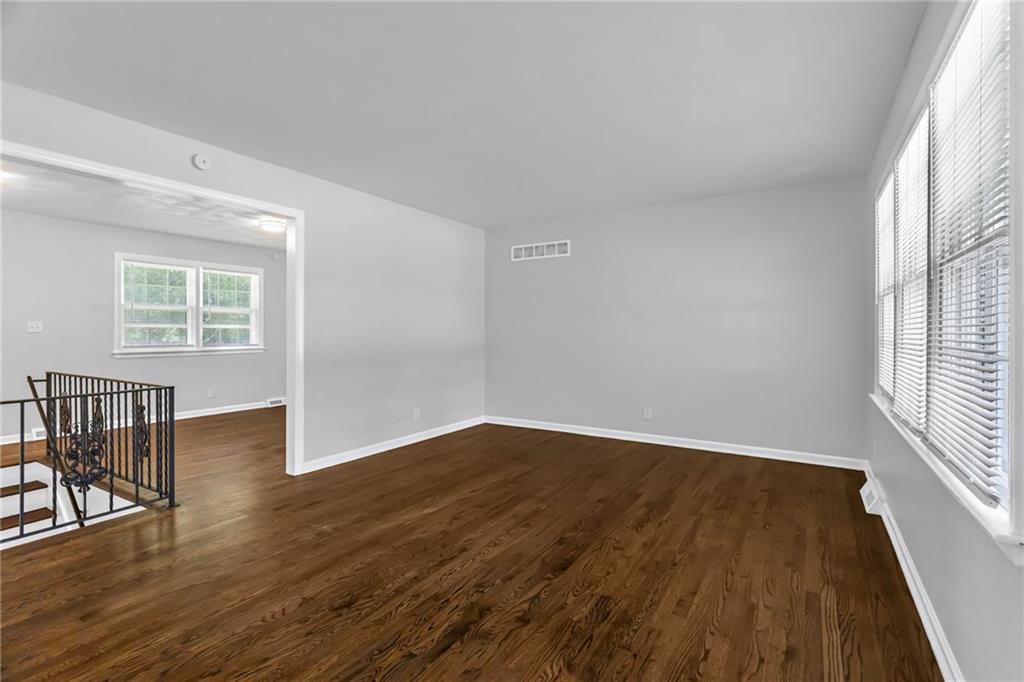 18700 E 30th Terrace Property Photo 4