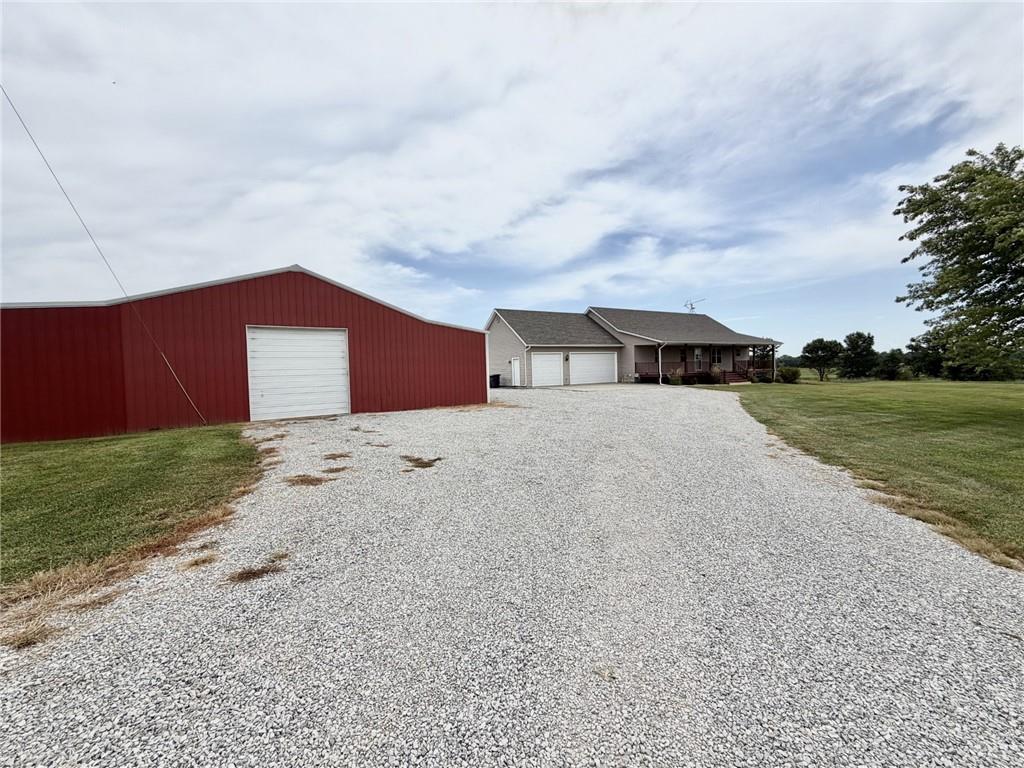 419 Ne 251 Road Property Photo 7