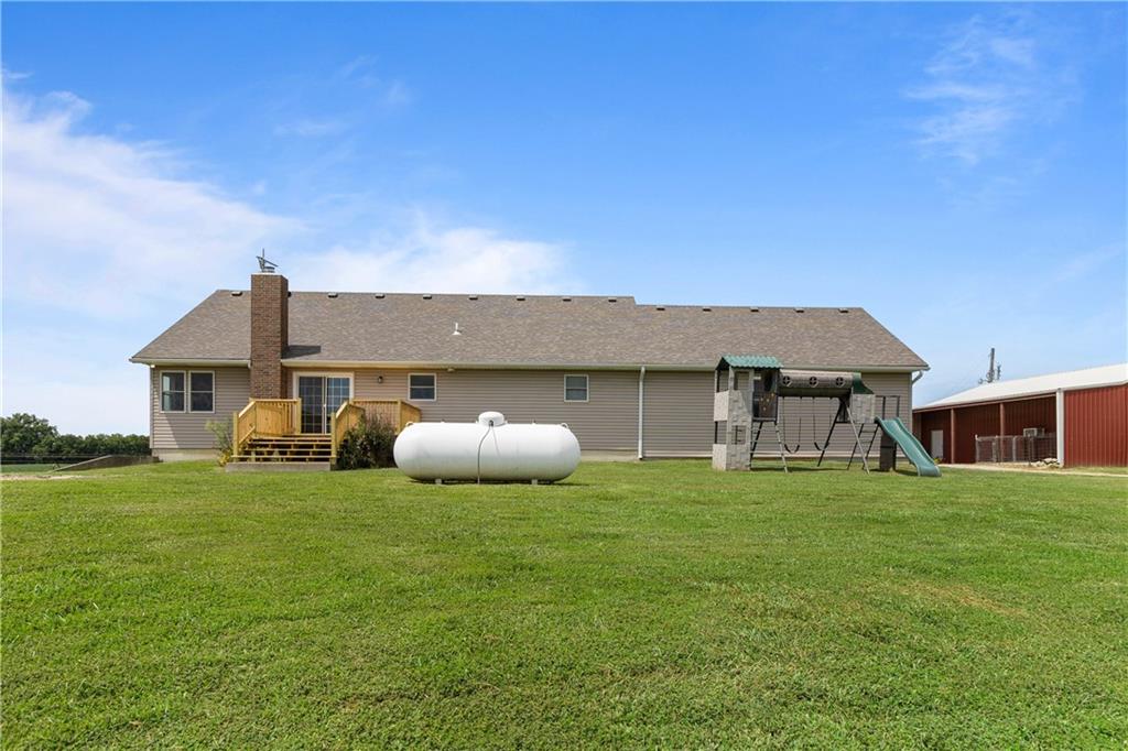 419 Ne 251 Road Property Photo 10