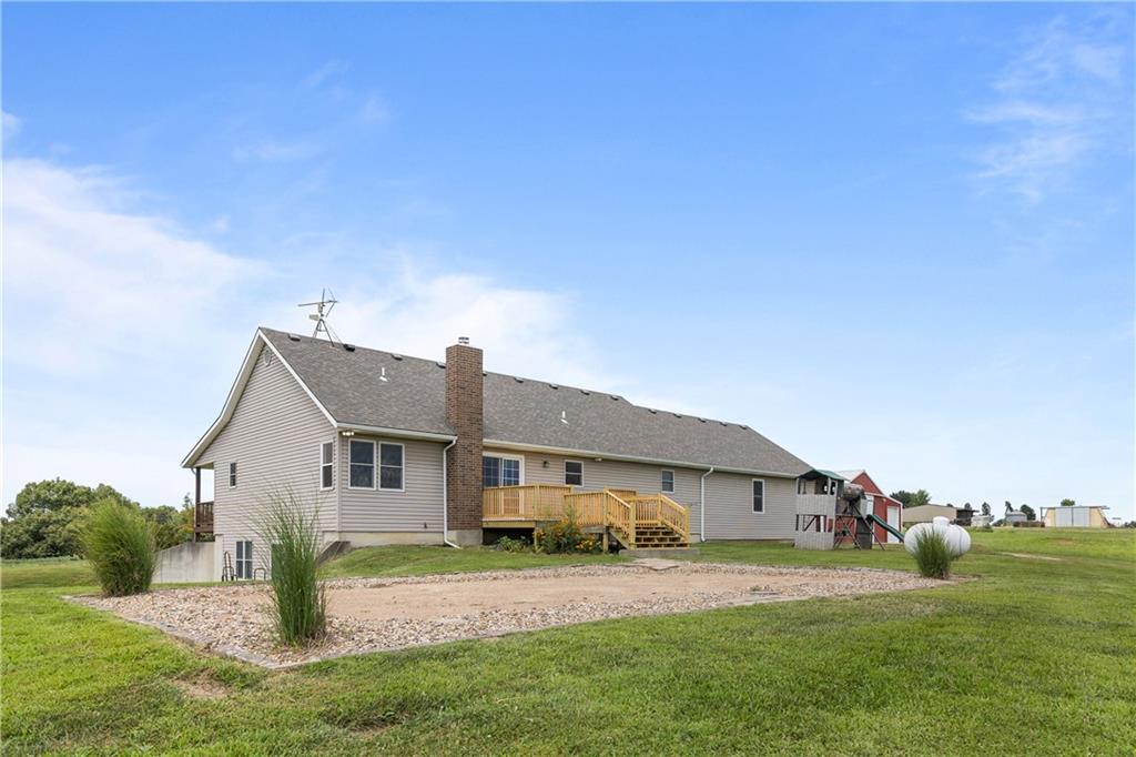 419 Ne 251 Road Property Photo 16