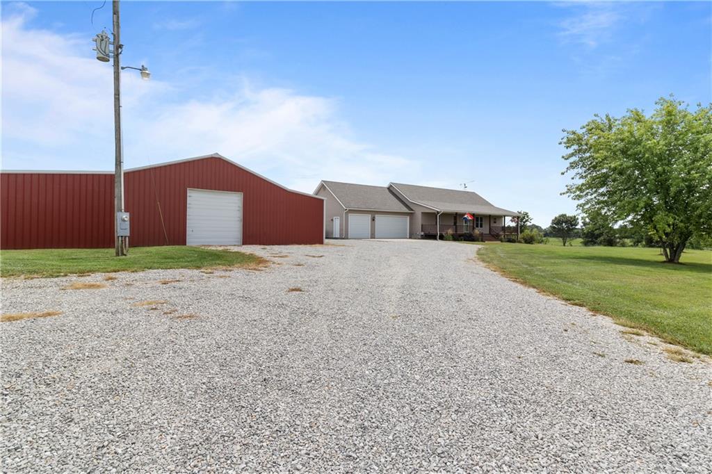 419 Ne 251 Road Property Photo 22