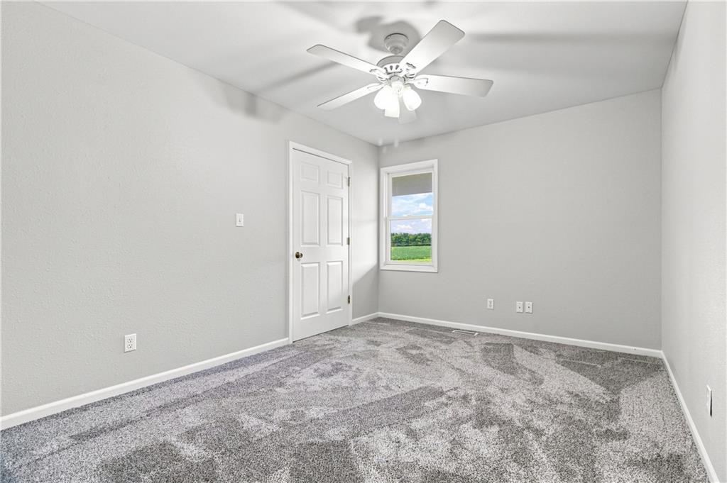 419 Ne 251 Road Property Photo 63