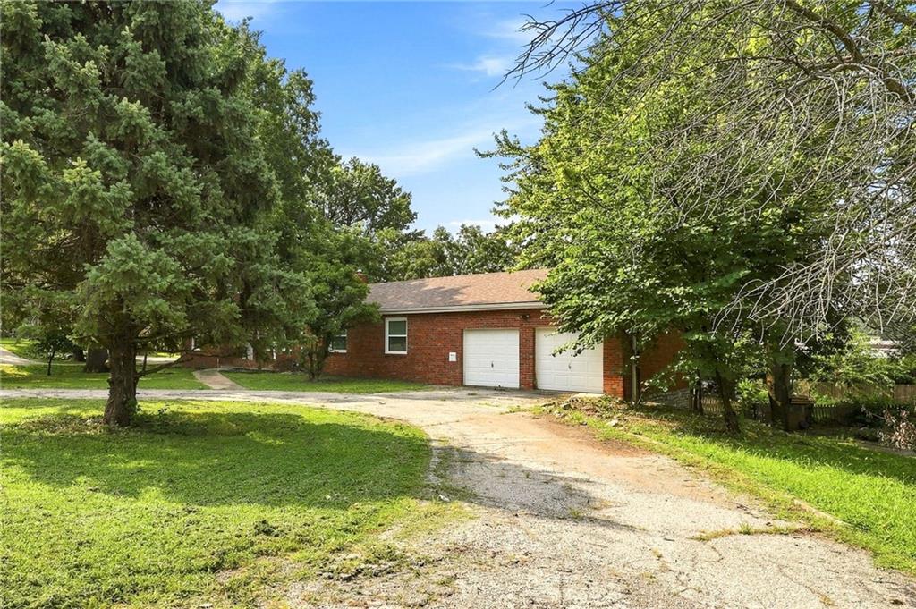 3714 Blue Ridge Boulevard Property Photo 2