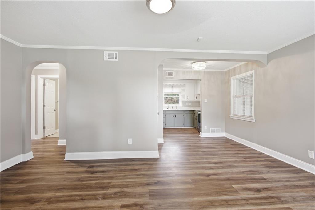 1124 E 80th Street Property Photo 4