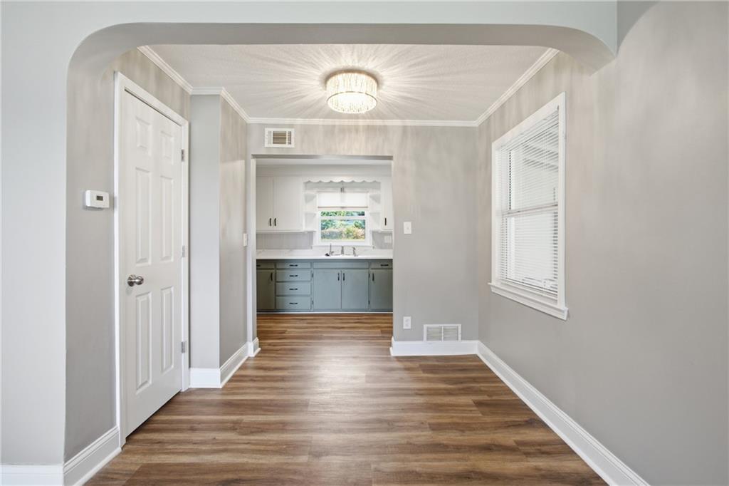 1124 E 80th Street Property Photo 6