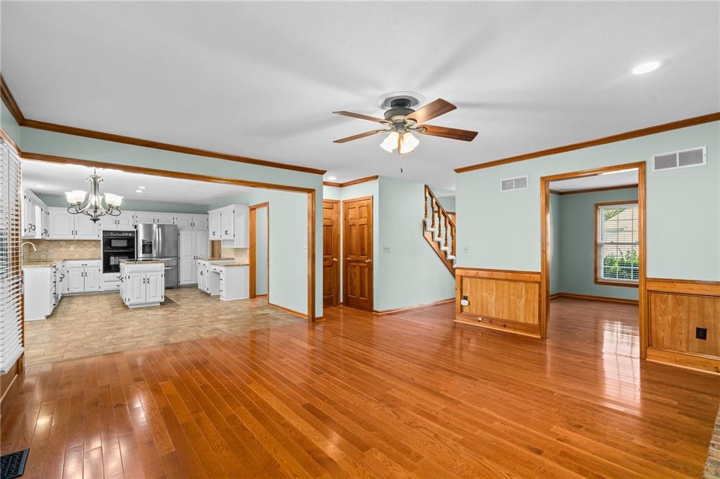 5722 Richards Circle Property Photo 6