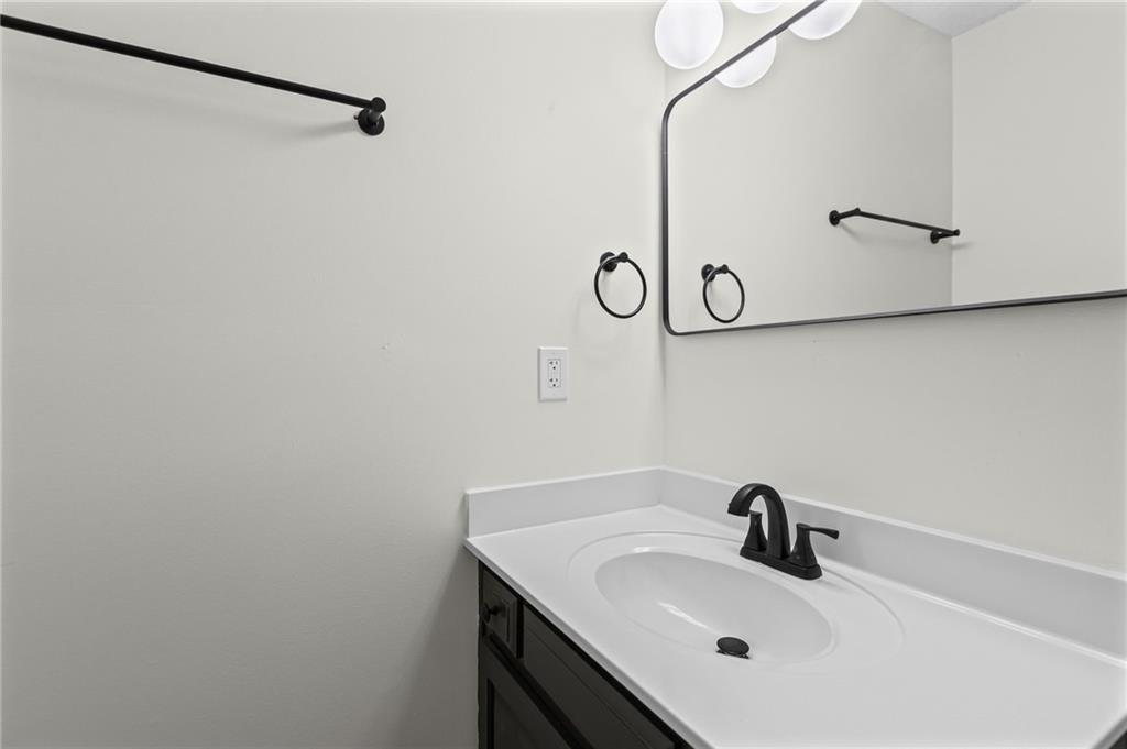1106 Creekside Court Property Photo 33