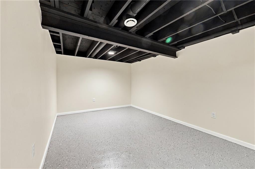 3320 Blue Ridge Boulevard Property Photo 18