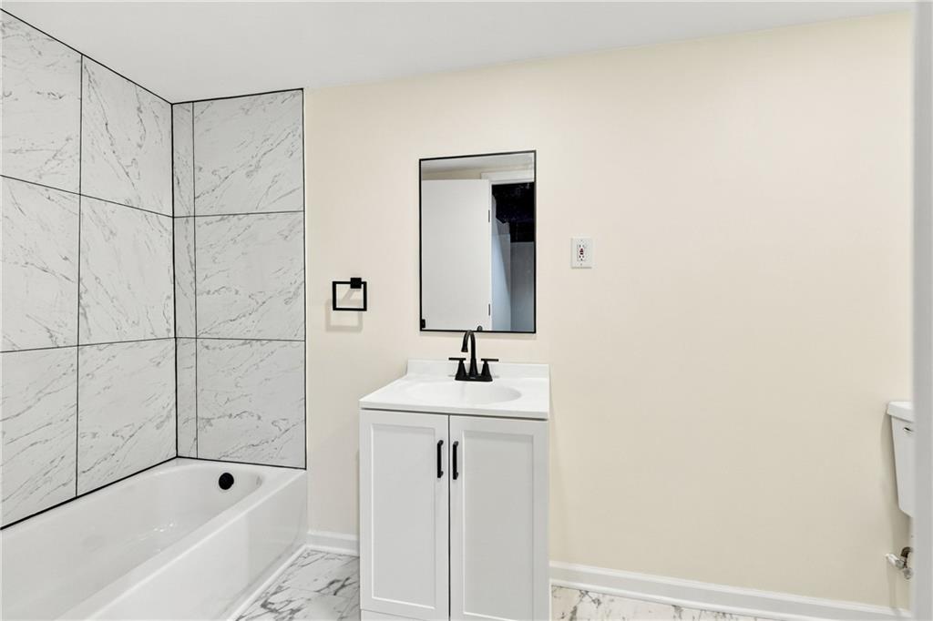3320 Blue Ridge Boulevard Property Photo 21
