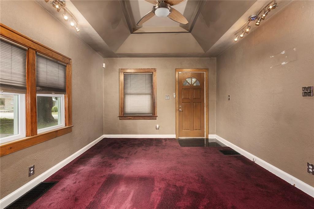 637 S Huttig Avenue Property Photo 4