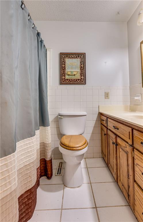 501 E Oak Street Property Photo 22