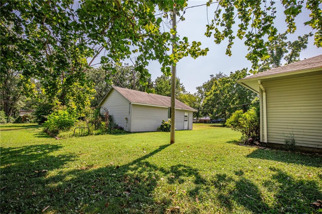 501 E Oak Street Property Photo 29