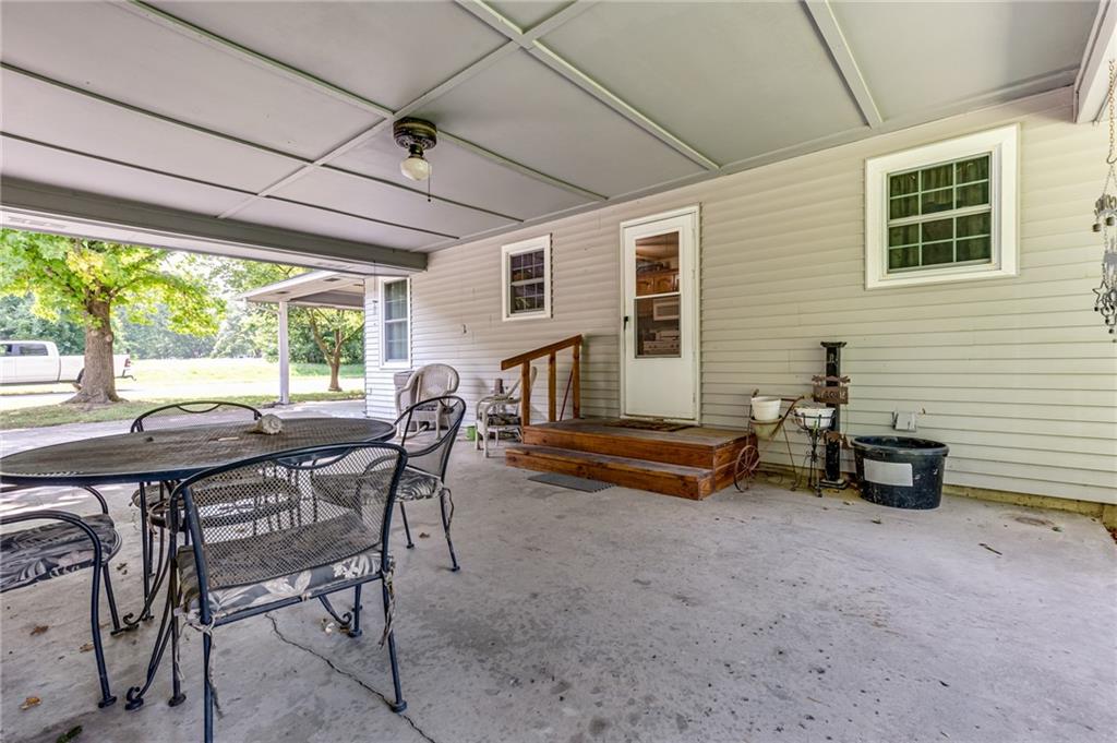 501 E Oak Street Property Photo 43