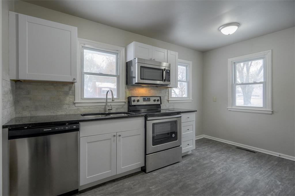 1709 N Dodgion Avenue Property Photo 8