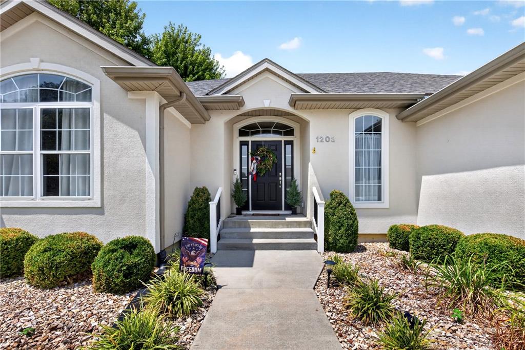 1203 Cedar Crest Drive Property Photo 4