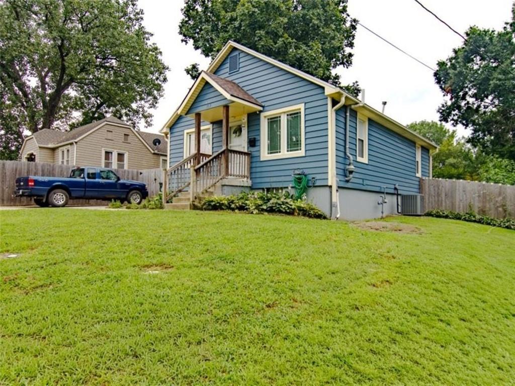 103 E Myrtle Street Property Photo 2
