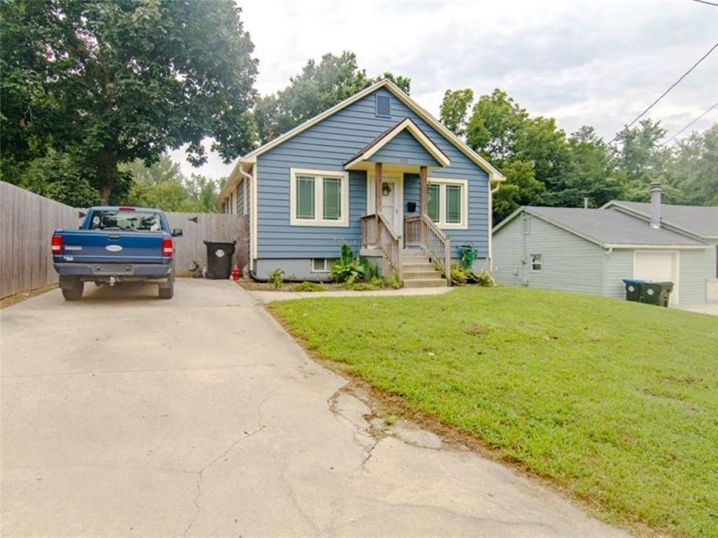 103 E Myrtle Street Property Photo 3