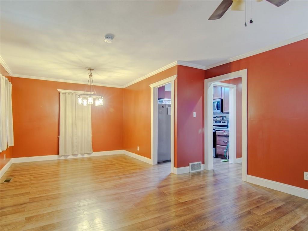103 E Myrtle Street Property Photo 9