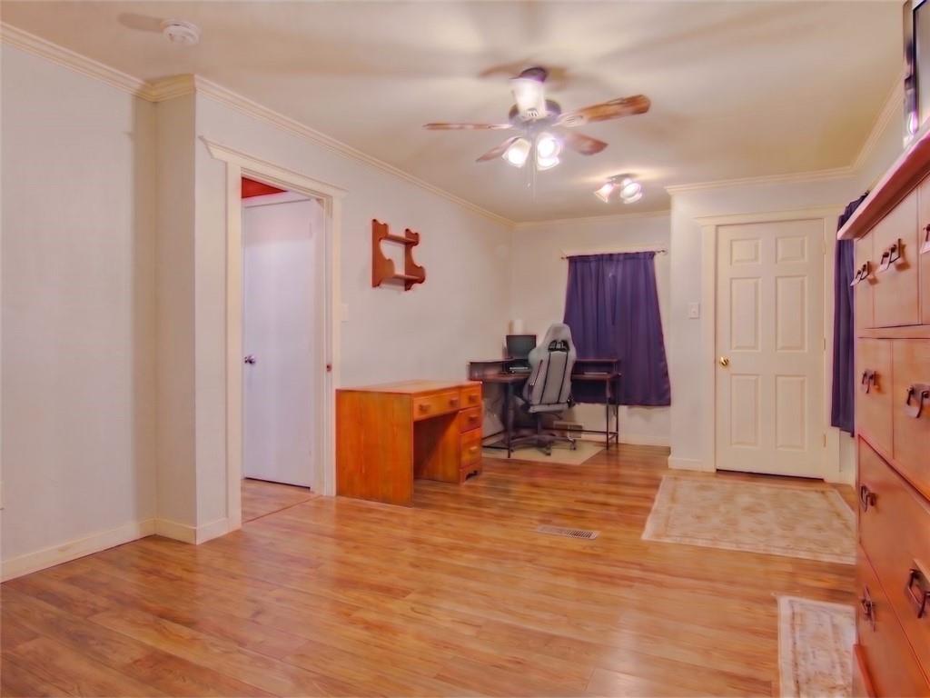 103 E Myrtle Street Property Photo 21