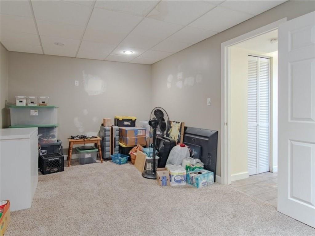 103 E Myrtle Street Property Photo 32