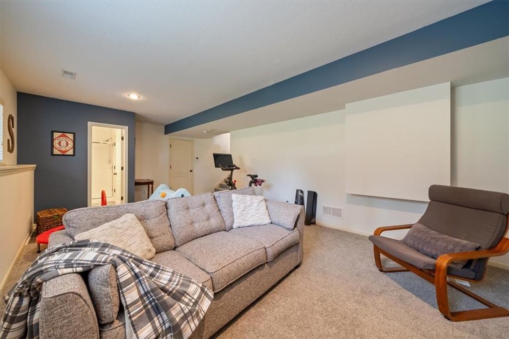 1511 Honeysuckle Drive Property Photo 29