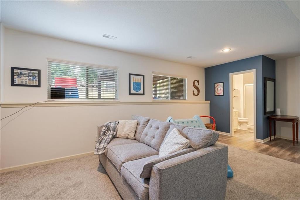 1511 Honeysuckle Drive Property Photo 30