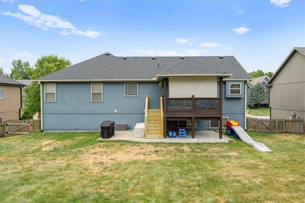 1511 Honeysuckle Drive Property Photo 34