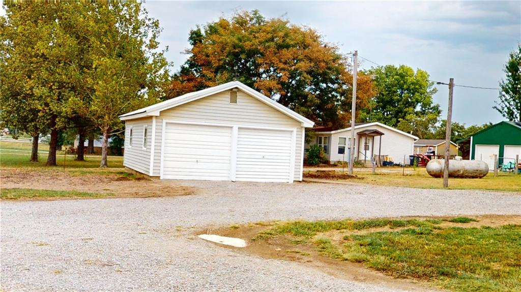 17165 S 1200 Road Property Photo 3