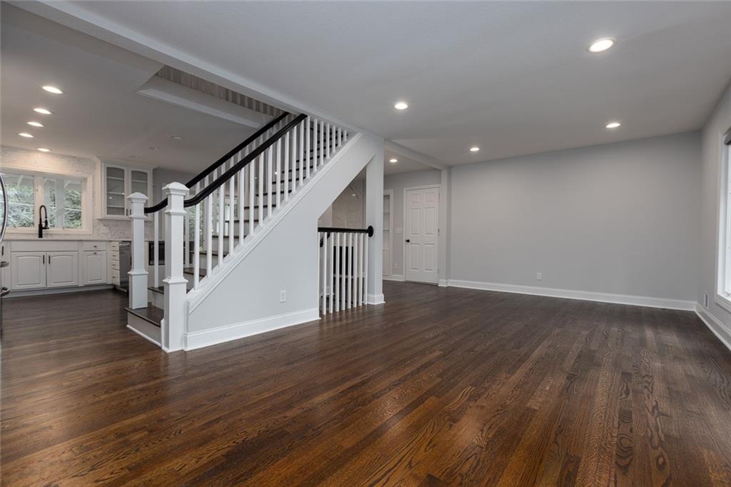 9738 Howe Drive Property Photo 7