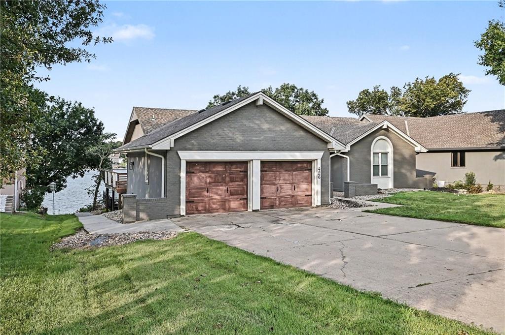 426 N Winnebago Drive Property Photo 4