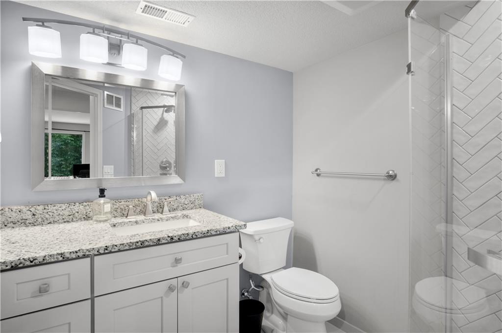 6963 N Atkins Avenue Property Photo 15