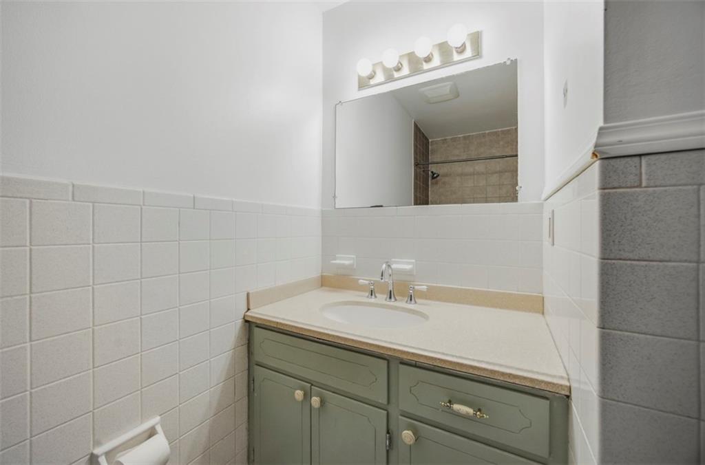 1008 S 21st Terrace Property Photo 23