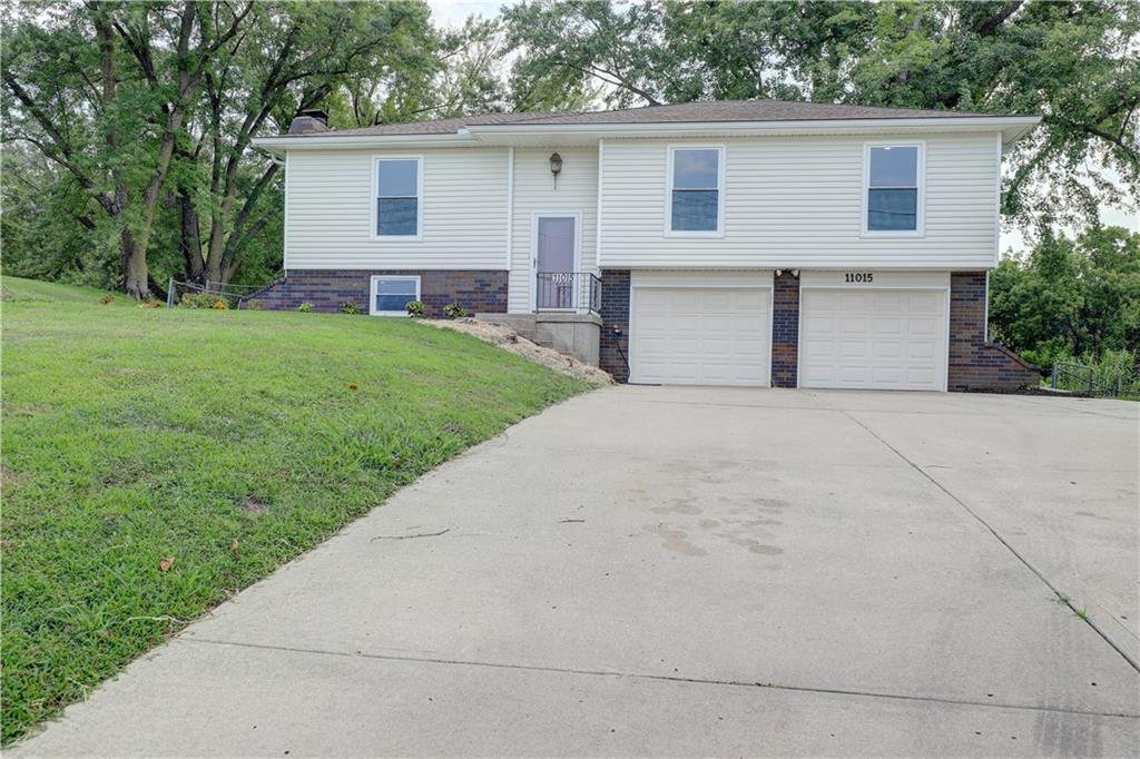 11015 Nw Crooked Road Property Photo 2