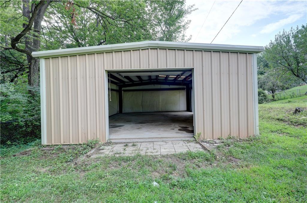 11015 Nw Crooked Road Property Photo 3
