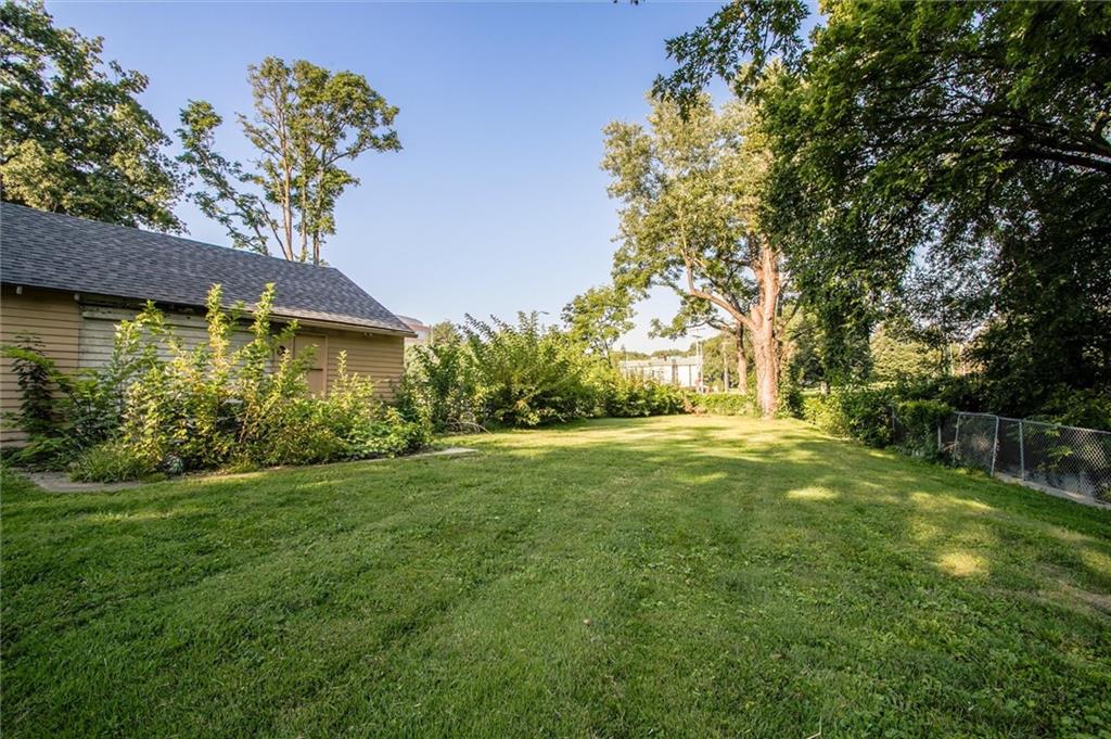 8249 Ward Parkway Property Photo 6