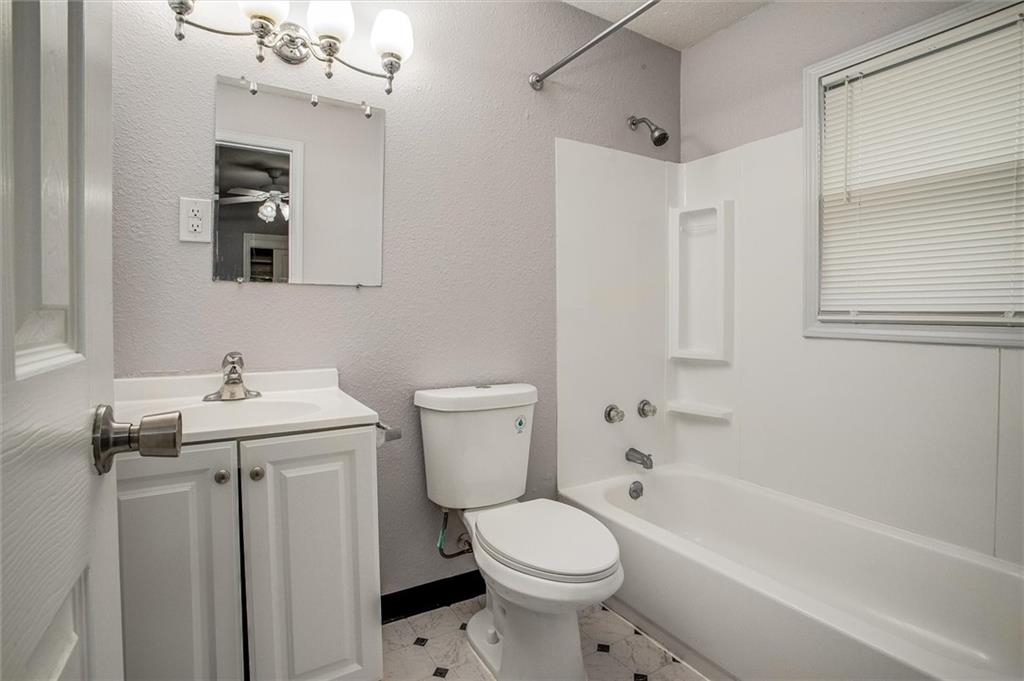 8249 Ward Parkway Property Photo 25