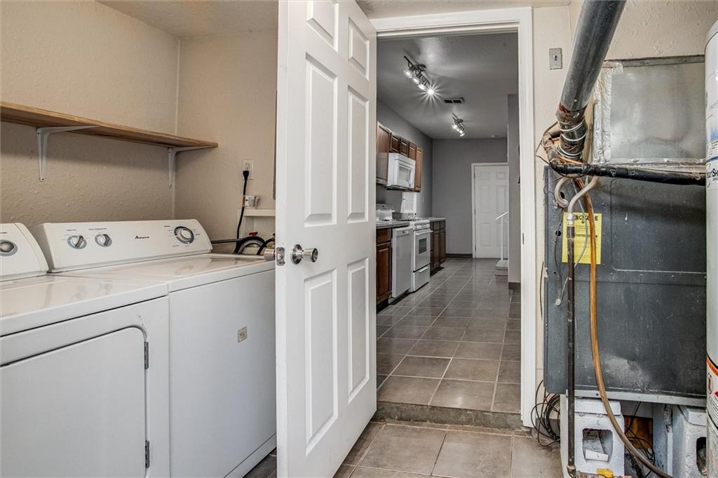 8249 Ward Parkway Property Photo 26