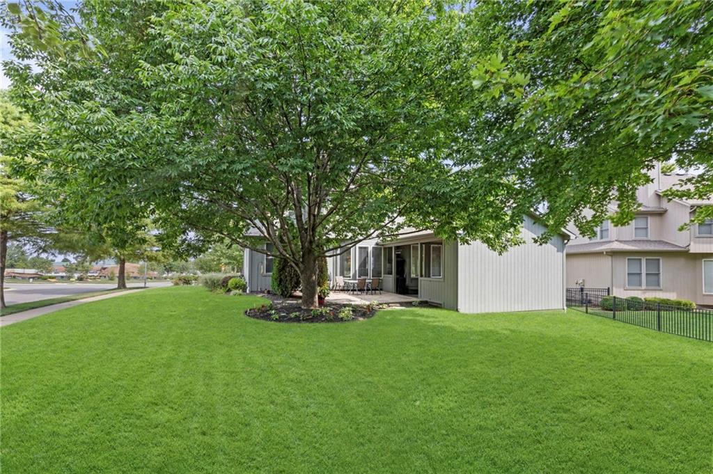 21719 W 99th Terrace Property Photo 47