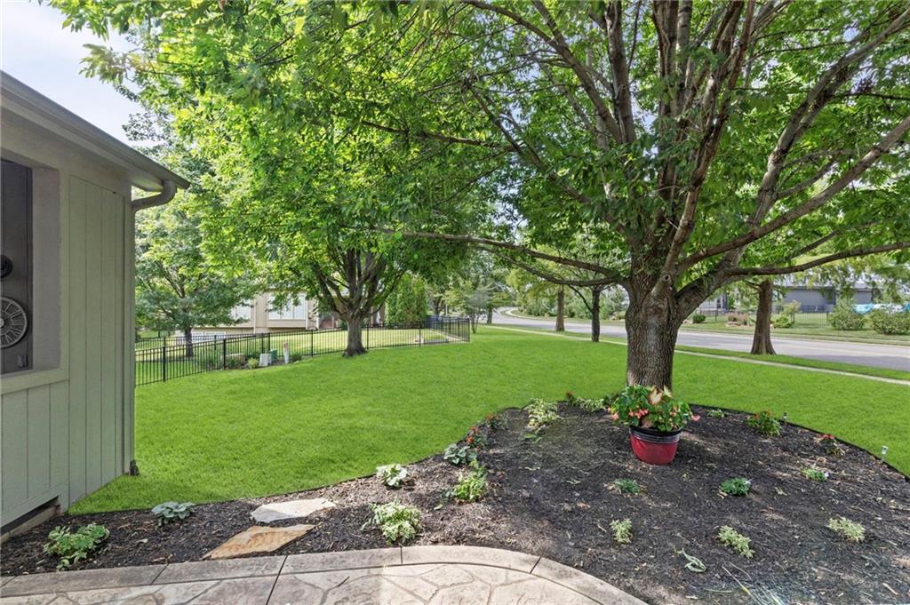 21719 W 99th Terrace Property Photo 49