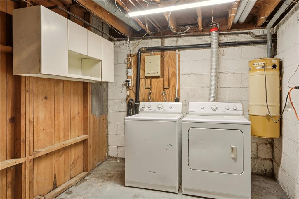 610 W 86th Terrace Property Photo 33